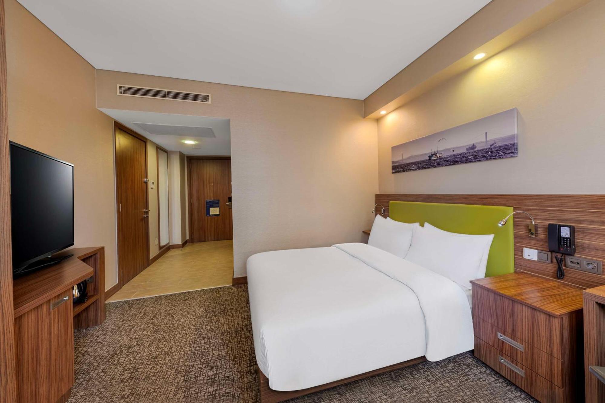 แฮมป์ตัน บาย ฮิลตัน คยาเซฮีร์ Hotel อิสตันบูล ภายนอก รูปภาพ